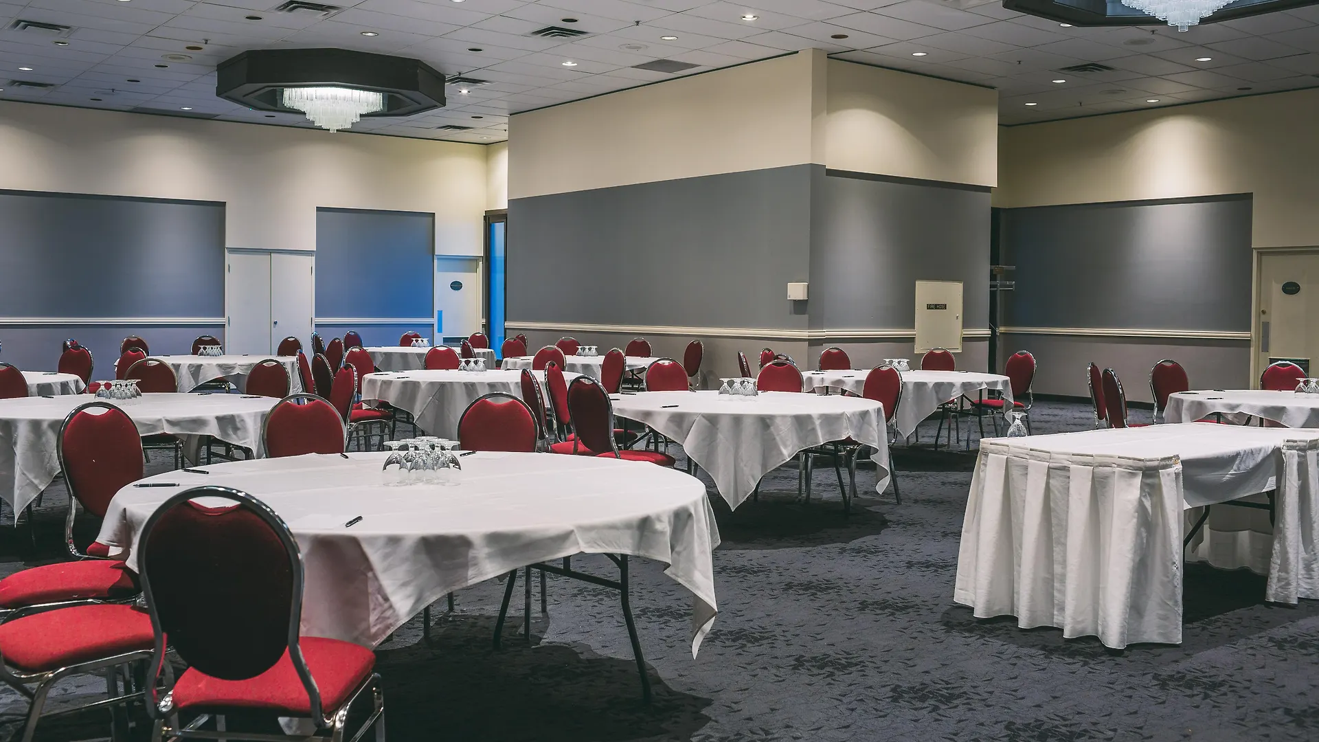 Hotel Blackfoot YYC 4*,