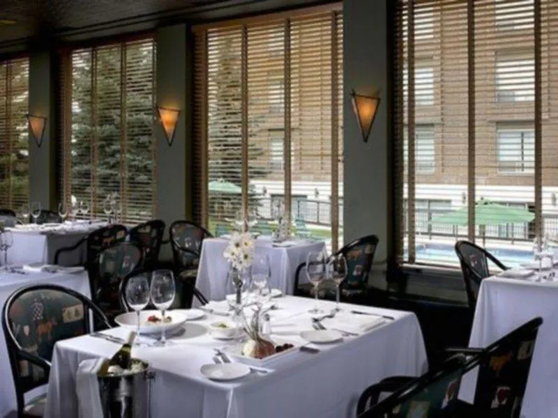Hotel Blackfoot YYC