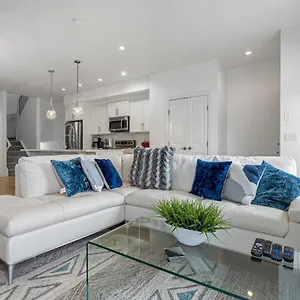 Luxury Spacious Private House Near Centre Calgary