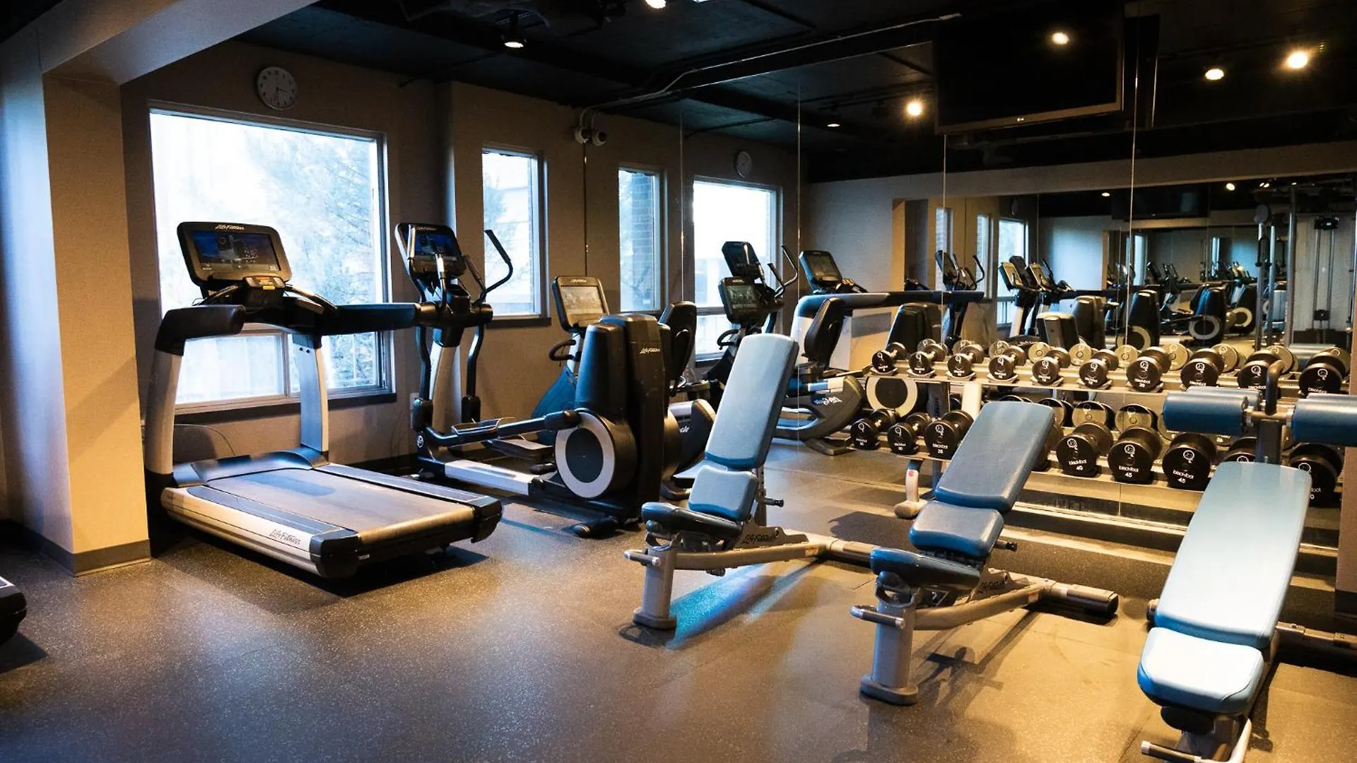 Hotel Blackfoot Calgary 4*,